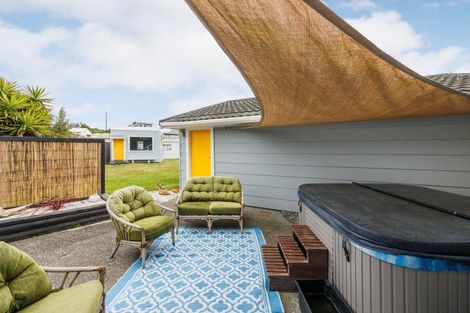 Photo of property in 36 Signal Street, Foxton Beach, Foxton, 4815