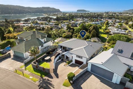Photo of property in 133 Bruce Wallace Place, Whangamata, 3620