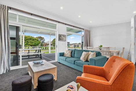 Photo of property in 4 Pinedale Crescent, Riversdale Beach, Masterton, 5872