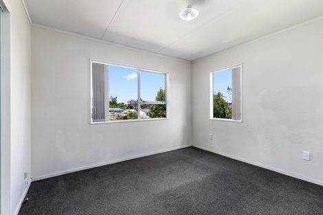 Photo of property in 4 Buisson Glade, West Harbour, Auckland, 0618