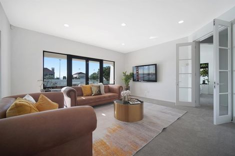 Photo of property in 12 Quedley Court, Eastern Beach, Auckland, 2012