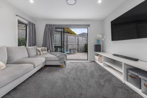 Photo of property in 14 Schooner Drive, Whitby, Porirua, 5024