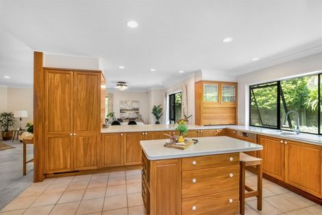 Photo of property in 8 Gillard Place, Eastern Beach, Auckland, 2012