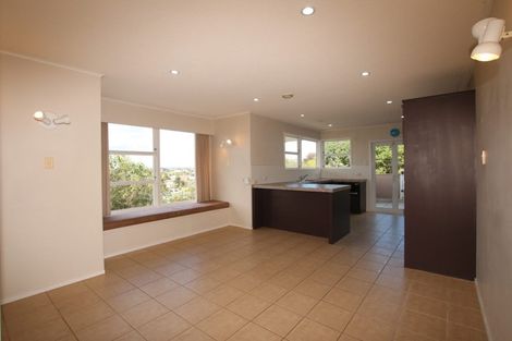Photo of property in 1/48 Hogans Road, Glenfield, Auckland, 0629