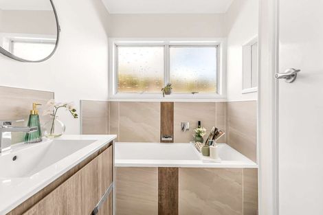 Photo of property in 116 Birkdale Road, Birkdale, Auckland, 0626