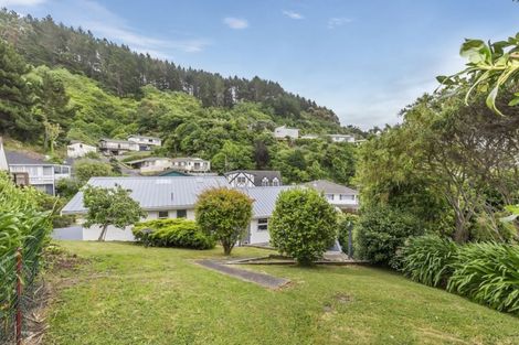 Photo of property in 13 Fyvie Avenue, Tawa, Wellington, 5028