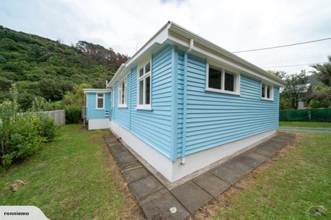 Photo of property in 32 Karekare Road, Karekare, New Lynn, 0772