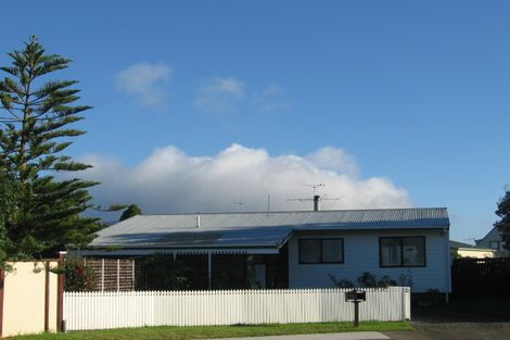Photo of property in 48 Olive Terrace, Paraparaumu Beach, Paraparaumu, 5032