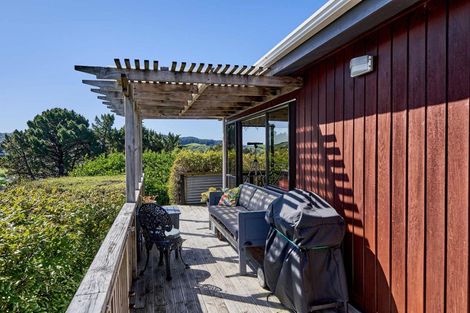 Photo of property in 20 Grays Road, Plimmerton, Porirua, 5026