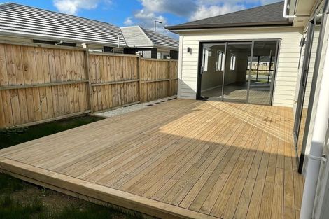 Photo of property in 3 Moemoea Avenue, Kumeu, 0810