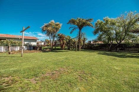 Photo of property in 48 Romilly Street, Westport, 7825