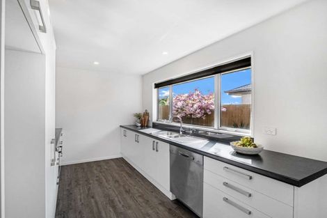 Photo of property in 14 Saint Adela Place, Woolston, Christchurch, 8062