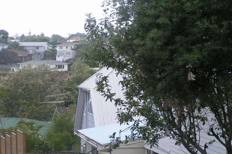 Photo of property in 2/17 Kennedy Avenue, Forrest Hill, Auckland, 0620