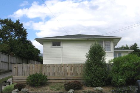 Photo of property in 25 Maui Pomare Street, Blockhouse Bay, Auckland, 0600