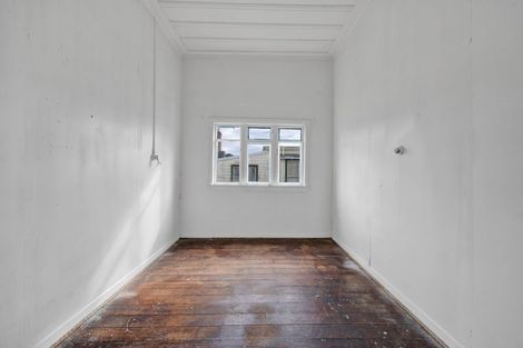 Photo of property in 15 Cornwall Street, Eltham, 4322