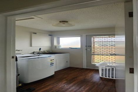 Photo of property in 2/50 Chipping Lane, Redwood, Christchurch, 8051