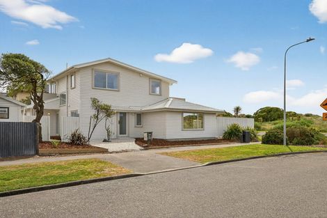 Photo of property in 2 Jellicoe Street, South New Brighton, Christchurch, 8062