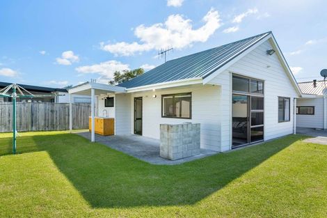 Photo of property in 205 Tamaki Road, Whangamata, 3620
