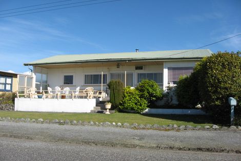 Photo of property in 11 Marine Parade, Carters Beach, Westport, 7825