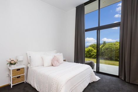 Photo of property in 68 Emerald Hill Drive, Birchville, Upper Hutt, 5018