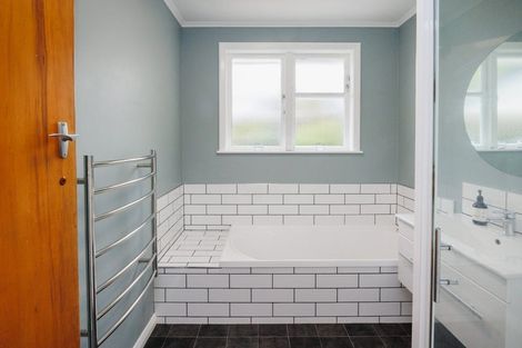 Photo of property in 3 Buick Crescent, Awapuni, Palmerston North, 4412