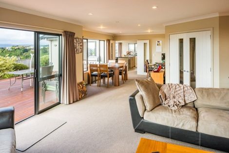 Photo of property in 14 Aoraki Rise, Aotea, Porirua, 5024