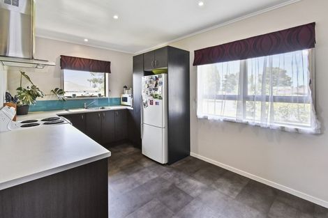 Photo of property in 16 Brynbela Court, Papakura, 2110