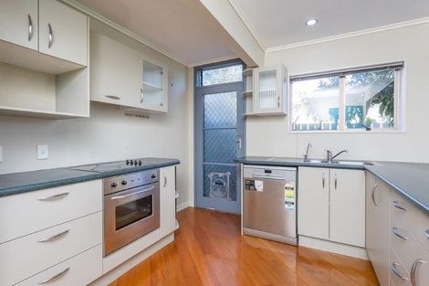 Photo of property in 4/90 Lynwood Road, New Lynn, Auckland, 0600
