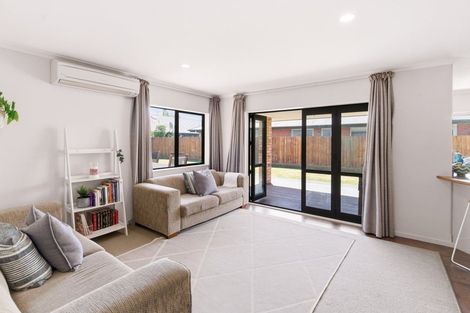 Photo of property in 15 Blowers Place, Halswell, Christchurch, 8025