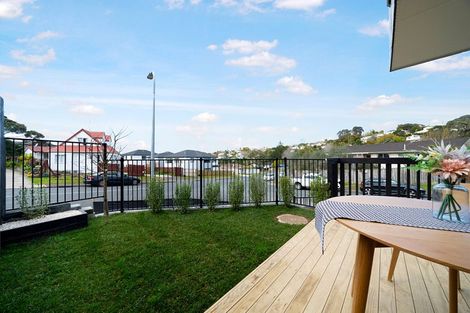 Photo of property in 1 Tacitus Place, Totara Vale, Auckland, 0629