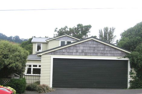 Photo of property in 21 Ngatoto Street, Khandallah, Wellington, 6035