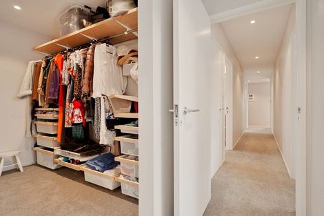 Photo of property in 93 Kiwi Esplanade, Mangere Bridge, Auckland, 2022