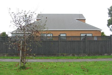 Photo of property in 16 Gladys Place, Kelvin Grove, Palmerston North, 4414