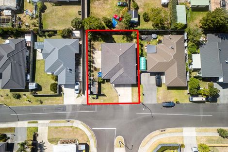 Photo of property in 10 Butterworth Crescent, Papamoa Beach, Papamoa, 3118