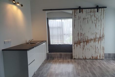 Photo of property in 99 Tiroroa Avenue, Te Atatu South, Auckland, 0610