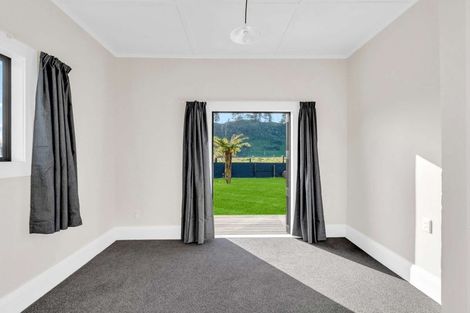 Photo of property in 5 Banks Street, Tolaga Bay, 4077