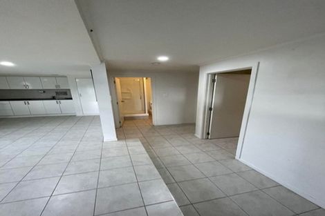 Photo of property in 1/10 Bishop Street, Green Bay, Auckland, 0604