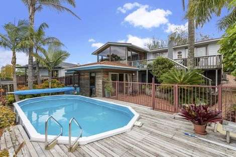 Photo of property in 28 Anich Road, Massey, Auckland, 0614