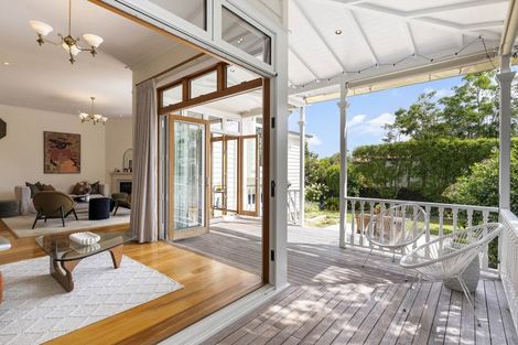 Photo of property in 32 Clarence Road, Northcote Point, Auckland, 0627