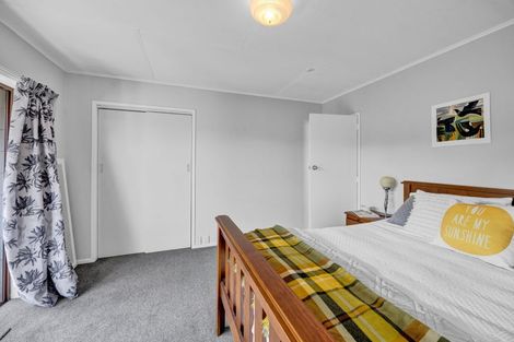 Photo of property in 15 Kauri Street, Inglewood, 4330