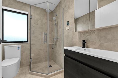 Photo of property in 16 Waimarie Drive, Karaka, 2578