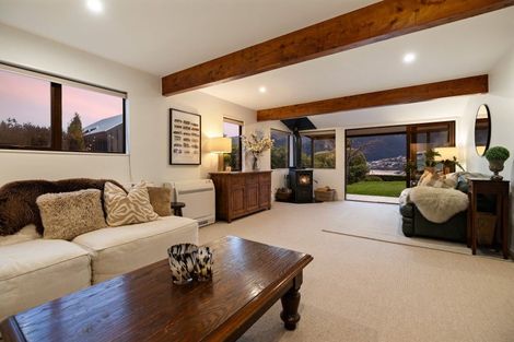 Photo of property in 14 Oregon Drive, Kelvin Heights, Queenstown, 9300