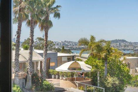 Photo of property in Harbour View Terraces, 9/170 Mokoia Road, Chatswood, Auckland, 0626