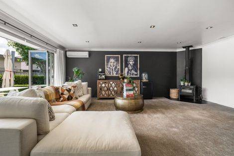 Photo of property in 27 Norfolk Drive, Cambridge, 3434