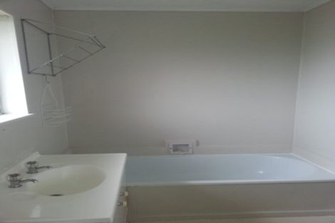 Photo of property in 73 Mellons Bay Road, Mellons Bay, Auckland, 2014