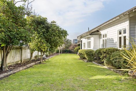 Photo of property in 239 Victoria Avenue, Hokowhitu, Palmerston North, 4410