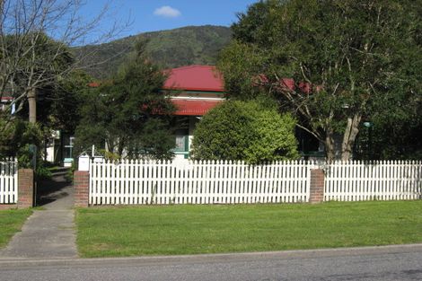 Photo of property in 24 Devon Street, Picton, 7220