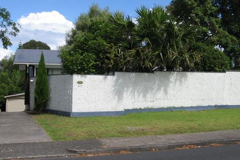 Photo of property in 47 La Rosa Street, Green Bay, Auckland, 0604