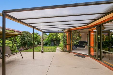 Photo of property in 2/113 Avonhead Road, Avonhead, Christchurch, 8042