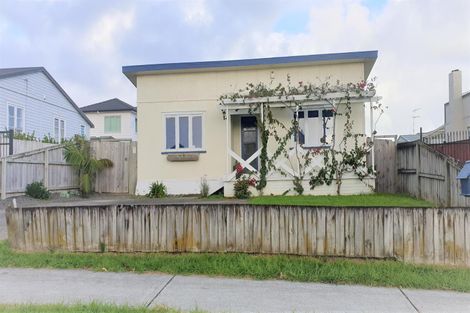 Photo of property in 11 Seddon Avenue, Papatoetoe, Auckland, 2104